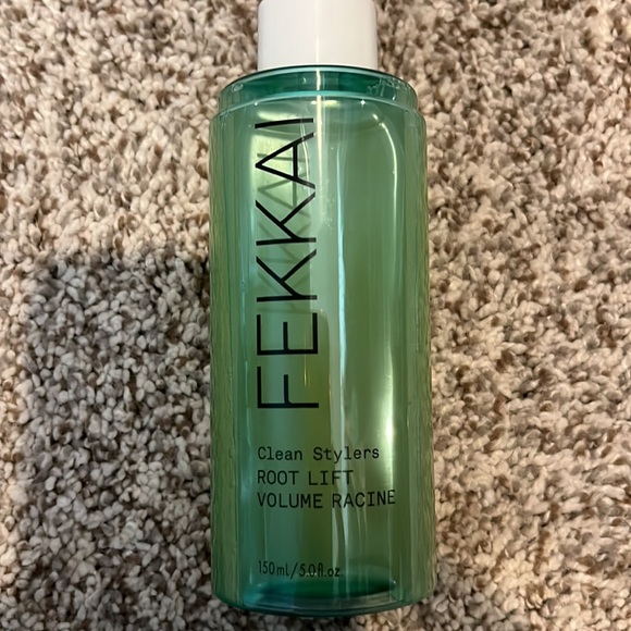 Fekkai Volume Spray Thickens & Lifts Hair 5 oz/150 ml - Picture 2 of 4